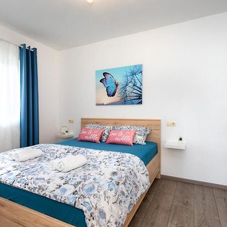 Apartman Jelena Vrbnik Exterior photo